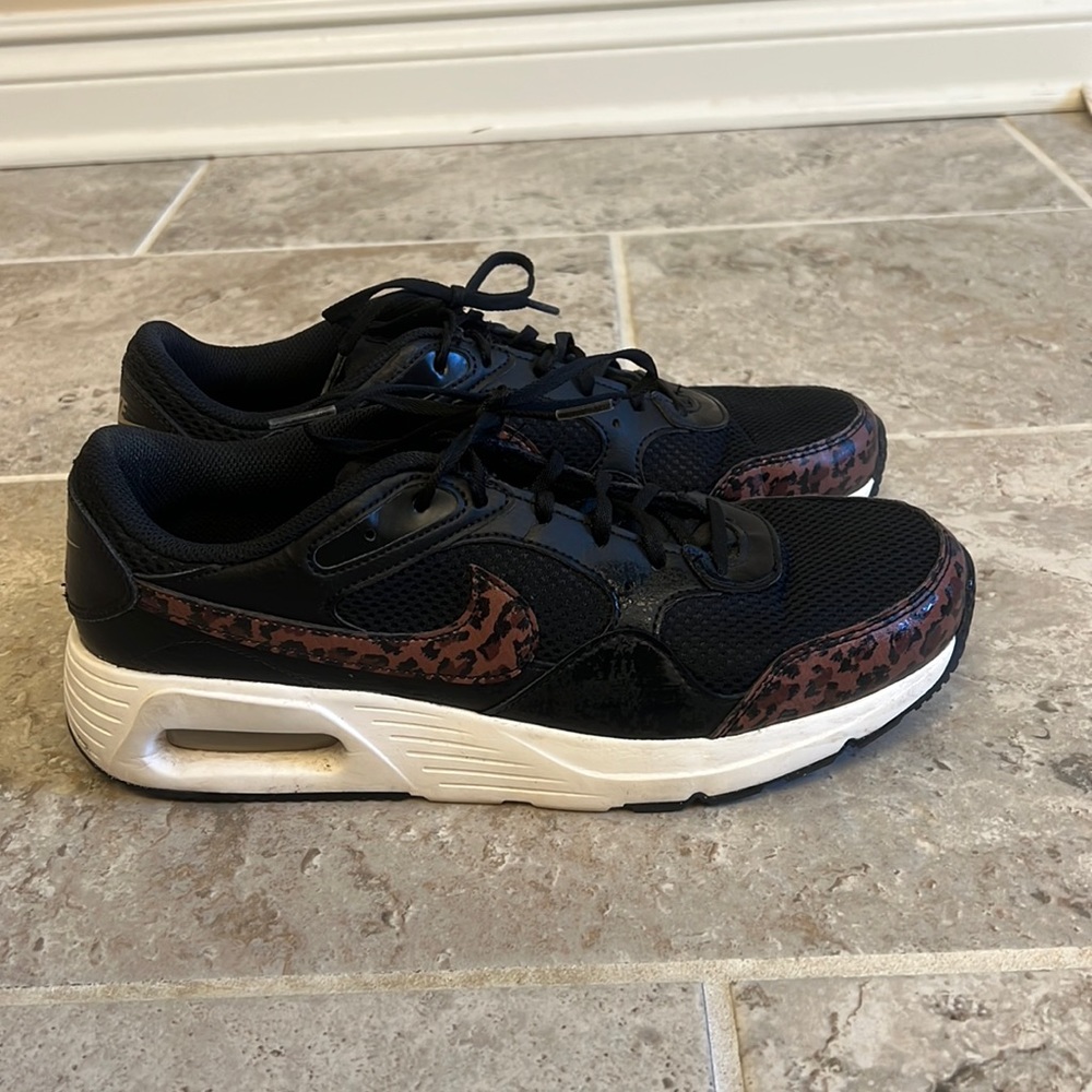 Nike air black and leopard sneakers, barely worn !